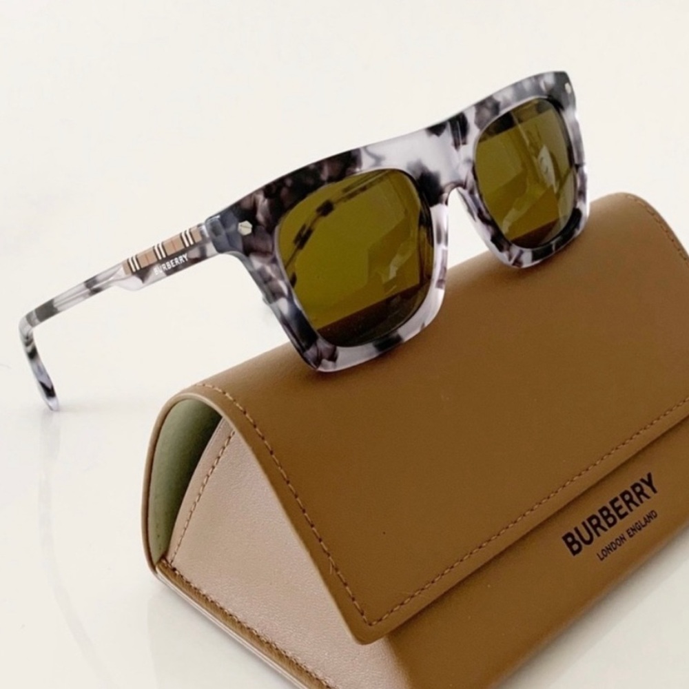 Burberry Sunglasses, New - Picture 1 of 14